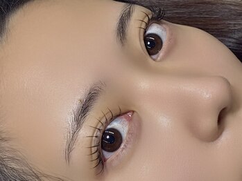 アイスタイルビビッド 元住吉店(EYE STYLE VIVID)/束感セラムラッシュリフト