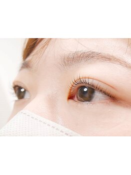 ナチュラル上品な目元にしたい