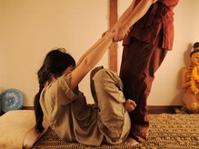 ティーン イサーン/タイ古式のストレッチ９