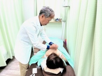 ヘルシースリムウエダ/施術風景【ひばりが丘/鍼灸/肩】