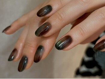 マックスビューティーネイル(MAX BEAUTY nail)の写真/【トレンドアート】人気マグネットコース/アシメ/おしゃれニュアンス/パーツ乗せ放題のやり放題メニュー有!