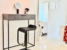 テッコ(TeCCO)/LEMのチェア、Pamounaのテーブル