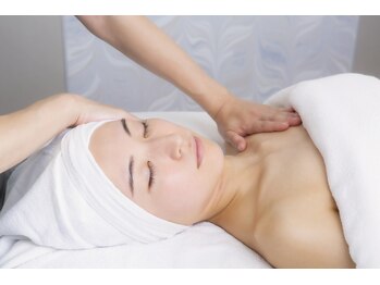 アンジェラックス 福岡天神店/プラスケア)デコルテマッサージ