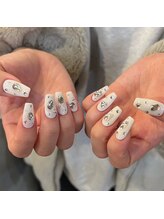 リルム(Relum)/白キラキラネイル♪