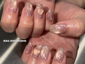 キラキラピンクネイル