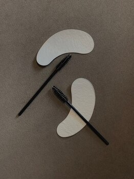 NUA eyelash roomの写真/【まつ毛ケア重視の方へ】トリートメント付き似合わせパーマ◎ダメージを抑えて理想の目元をご提案♪