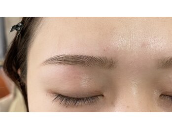 ダフネ(DAFNE)/濃い眉から薄眉へ