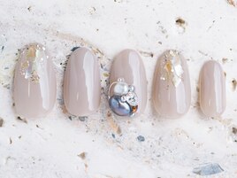 ビジュー上品ネイル