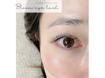 ブルームアイラッシュ(Bloom)の写真