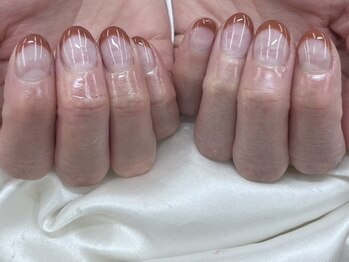 ハニービービー(Honey Bee Bee)/ブラウンフレンチネイル