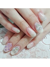 グラデーションのネイル