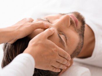 ヘッドリー(head lee)の写真/【メンズの方大歓迎】男性のお客様も大歓迎！お仕事の合間に◎お仕事帰りにも立ち寄りやすい好立地が魅力♪