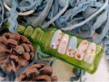 ネイルサロン&スクール ジーナ(GINA)/パーツも華やかカジュアルネイル