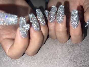 ジゼルネイル(Gisele Nail)の写真/【10本長さ出し+ワンカラーご新規様¥12,000】凹凸のない美しいフォルムにこだわり有！ジェル色混ぜ無料♪