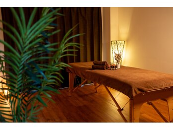 美容整体ヒーリングスクウェア/施術ルーム オイル