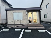 シャルムパリス(charme paris)の雰囲気（建物すぐ目の前に駐車場有り！）