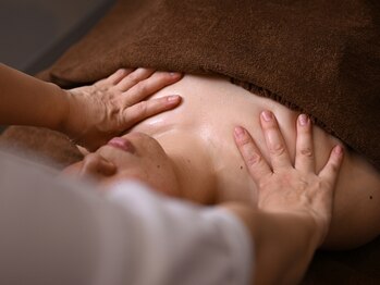 イーズ(Ease)の写真/20時まで営業！お仕事帰りにも◎ガチガチに凝り固まった首肩もしっかりほぐしスッキリ解消♪