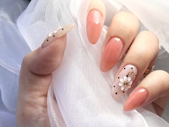 リュミエール(Lumiere)/ぷっくりフラワーネイル