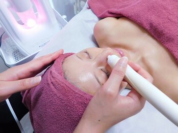 ホーミー(Homie)の写真/REVI認定講師が施す《REVI*陶肌ハーブピーリング×毛穴洗浄》で毛穴詰まりや黒ずみ,開き毛穴を徹底改善◇