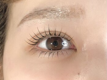 ラ ルミエール 緑店(la lumiere)の写真/【梅雨の湿気に負けないまつ毛を！】〈コスメリフト〉〈LEDマツエク〉でくるんとカールを徹底キープ◎