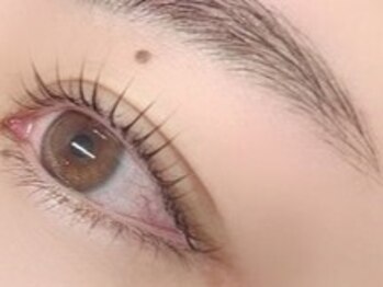 ジッピーオブヘア アイエク(Zippy of hair iEQ)の写真/【ラッシュリフト＋美眉スタイリングのセットメニューが人気☆】まつげと眉毛を整え、垢抜けフェイスに♪