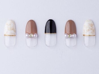 はあとねいる新都心銘苅店の写真/大人女子に人気のニュアンスネイル～華やかなアートデザインまで豊富なサンプルから選べてなんとALL¥3850★
