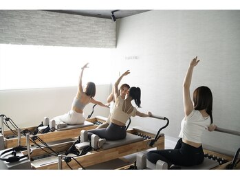 ピラティスプラス 覚王山(pilates plus)/少人数グループレッスン