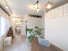 シュリ(Shri)の雰囲気（明るい店内★癒されると喜んでいただいています(^^)）