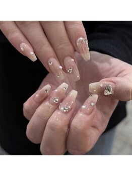 ミリア(MILLIA)の写真/豊富なパーツで理想を形に！長さ出しも得意なサロンで持ち込みデザインを再現★