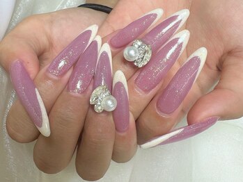 ネイルビート(NAIL BEAT)の写真/自爪が弱くて伸ばせない方に!春限定ネイルにも 【スカルプ/ワンカラー￥12000~】流行を抑えた魅せる手元に♪