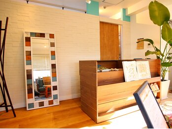 マヒナ フルフル(mahina huluhulu)/受付スペース