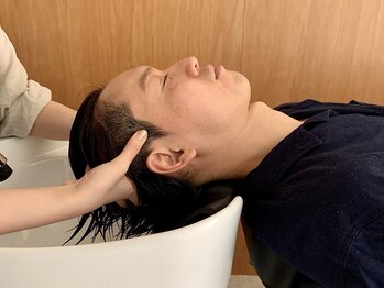 ベリルスパトリートメント(BERYL SPA TREATMENT)の写真/【男性におすすめヘッドスパ】炭酸シャンプーを使用し、頭皮のベタつきや乾燥を改善！美髪&育毛促進効果◎