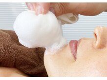 デアルーチェ(DEA LUCE)/フェイシャルピーリングで艶肌に