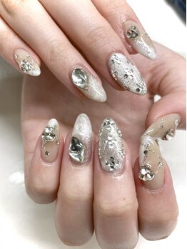 ムー(Mo0)の写真/朝9時より営業★高技術×接客×通いやすい価格！爪を綺麗に美しくみせる大人上品なネイルを多数ご用意。