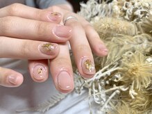 サロンドフォーエイチ(salon de 4H)/スキンカラーにゴールドを♪