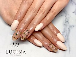 Hー225大人可愛いストーンネイル