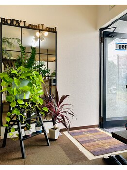 ボディロミロミ(BODY LomiLomi)/店内入口