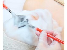 ららピール・毛穴洗浄フェイシャル＆小顔リフト若々しい印象に