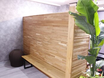 はたらくからだ研究所/待合スペース