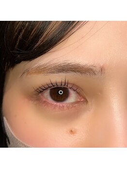 エイティスト(8ist)/パリジェンヌ[新宿/新宿駅]