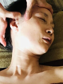 オージャス(Ojas)の写真/ヘッドマッサージで疲れリセット!頭皮からの癒し、肩首疲労にもアプローチ!