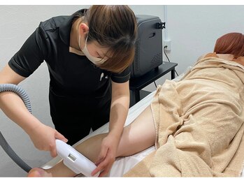 エピリス(EPILIS)/女性のお客様☆両脚脱毛中☆