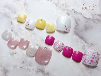 フットS:新規¥8800既存¥11000