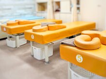 うえだBJ整骨院の雰囲気（【プライバシーに配慮】お隣のベッド間でカーテンで仕切りあり♪）
