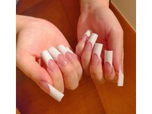 ネイルサロンアンドスクール マロウブルー(mallow blue)/フレンチスカルプチュア