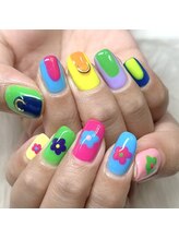 モモ(Momo)/個性派カラフルネイル