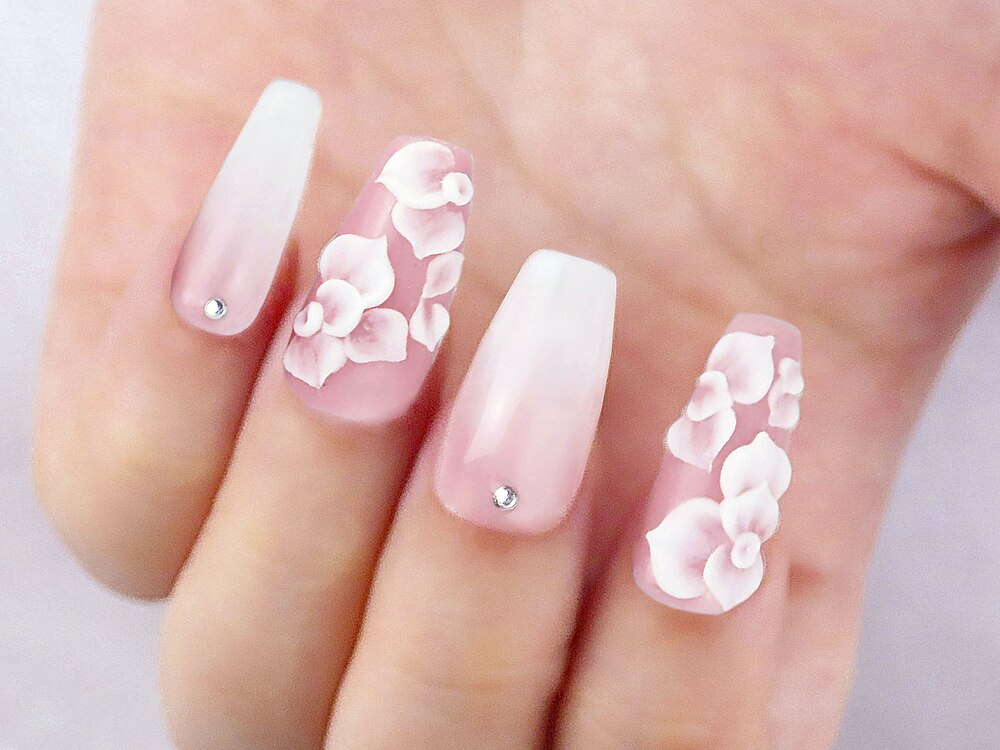 2025年冬】3Dフラワーのネイルデザイン集｜人気順｜2ページ目  