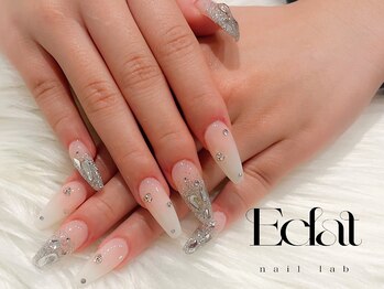 エクラ 大阪梅田(Eclat)の写真/指先をすらっと見せるロングネイルが大人気!ホワイティ梅田M10番出口すぐの立地で可愛い韓国ネイルが叶う＊