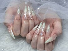 Eli Nails 新宿【エリネイルズ】《長さだし専門店/つけ放題/持ち込み/スカルプ》/グラデーション、キラキラ