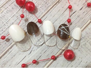 フェリーチェスト(felichest)/チョコネイル¥5,900